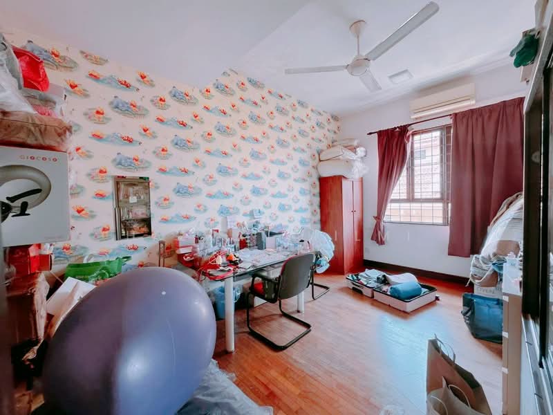 Semi-Detached House for Sale in Bandar Kinrara (Selangor) - Hazwan Hilmi - Bedroom - PropertyGuru.com.my