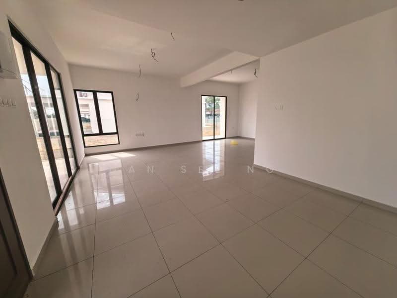 Bungalow House for Sale in Tasek Gelugor (Penang) - Nan See Ng - Living Room - PropertyGuru.com.my