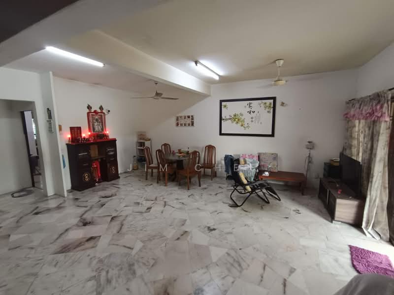 2-storey Terraced House for Sale in Bandar Indahpura (Kulai) - Jim Chee - Living Room - PropertyGuru.com.my