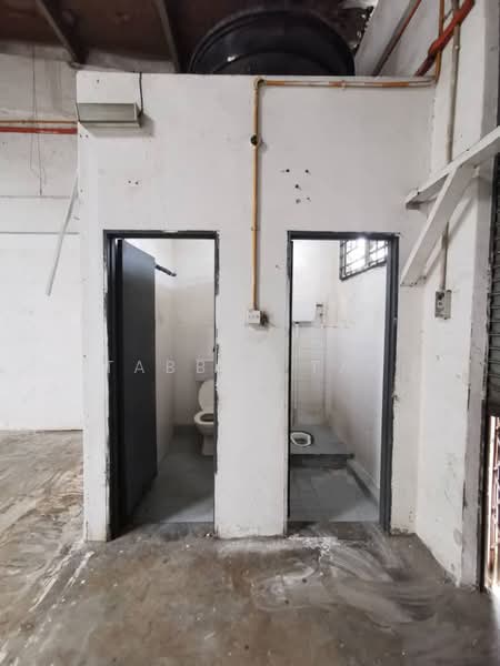 Factory for Rent in Kampung Sungai Chua (Kajang) - Tabber Tan - Bathroom - PropertyGuru.com.my