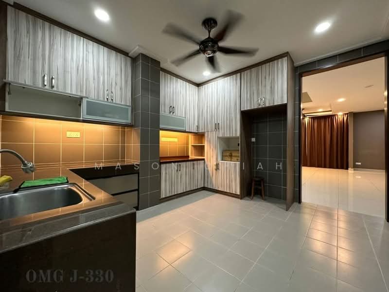 Rumah Teres 2 Tingkat untuk Dijual di Bandar Bukit Raja (Klang) - Mason Chiah - Kitchen - PropertyGuru.com.my