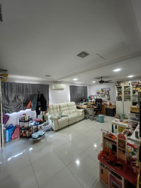 Rumah Teres 3 Tingkat untuk Dijual di Taman Fadason (Kepong) - Jasemin Chia - Living Room - PropertyGuru.com.my