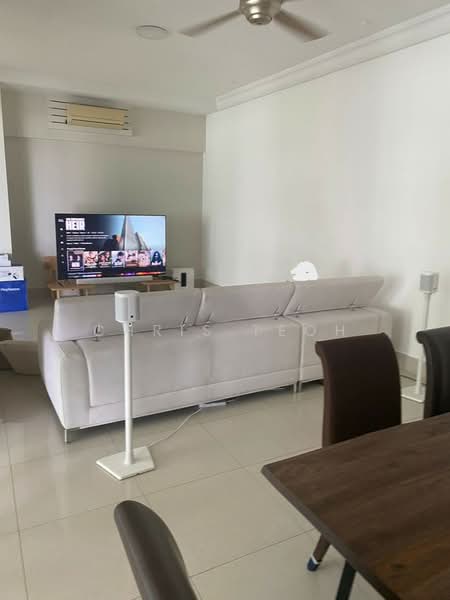 Kondominium untuk Dijual di The Cove Condominium - Chris Teoh - Living Room - PropertyGuru.com.my