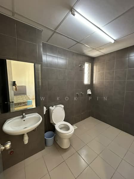 Condominium for Rent at Condominium Akasia Bukit Jalil - Low Kok Pin - Bathroom - PropertyGuru.com.my