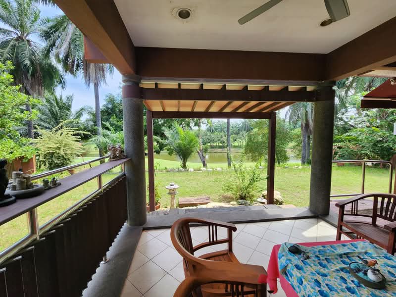 Rumah Banglo untuk Dijual di Kota Kemuning (Shah Alam) - J J - Balcony - PropertyGuru.com.my