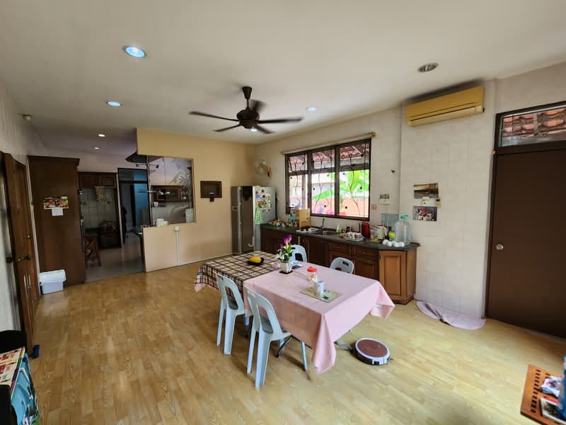 Rumah Banglo untuk Dijual di Kota Kemuning (Shah Alam) - J J - Kitchen - PropertyGuru.com.my