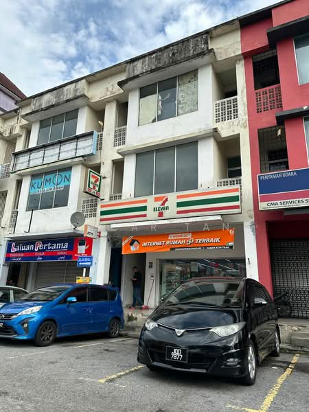 Shop for Rent in Bandar Seri Putra (Bangi) - Oscar Tan - Exterior - PropertyGuru.com.my