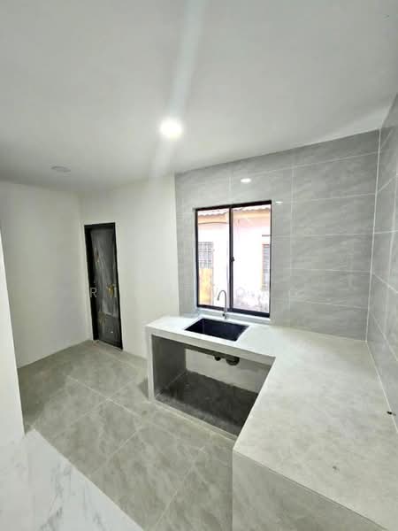 Rumah Teres 2 Tingkat untuk Dijual di Bandar Seri Alam (Masai) - Rich Wong - Kitchen - PropertyGuru.com.my