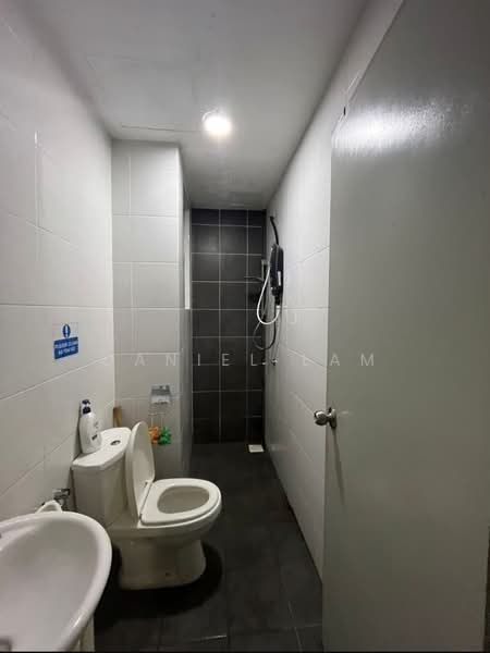 Servis Apartment untuk Disewa di The Zizz @ Damansara North - Daniel Lam - Bathroom - PropertyGuru.com.my