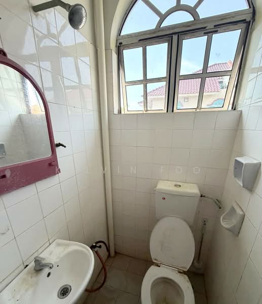 Rumah Teres 2 Tingkat untuk Dijual di Taman Sri Jaya (Teluk Intan) - Kelvin Foo - Bathroom - PropertyGuru.com.my