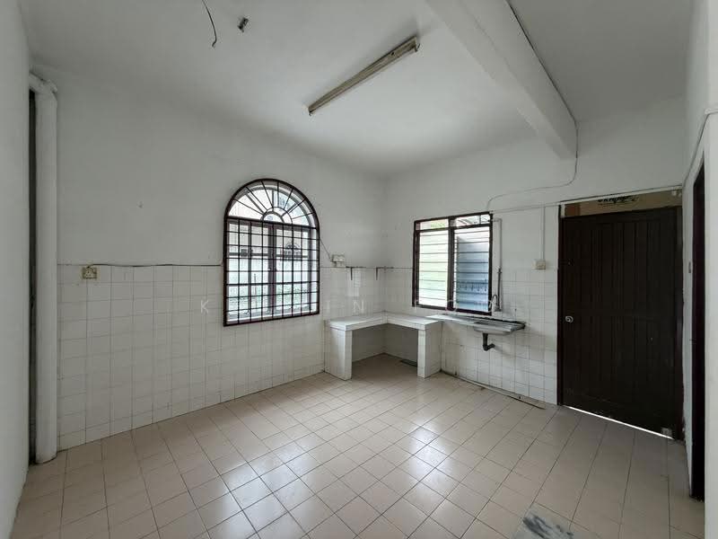 Rumah Teres 2-Tingkat untuk Dijual di Taman Sri Jaya (Teluk Intan) - Kelvin Foo - Kitchen - PropertyGuru.com.my