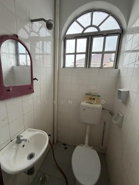 Rumah Teres 2-Tingkat untuk Dijual di Taman Sri Jaya (Teluk Intan) - Kelvin Foo - Bathroom - PropertyGuru.com.my
