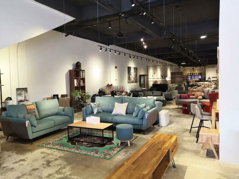 Commercial Bungalow for Rent in Bandar Utama Damansara (Petaling Jaya) - Elaine Chong (Elle) - Living Room - PropertyGuru.com.my