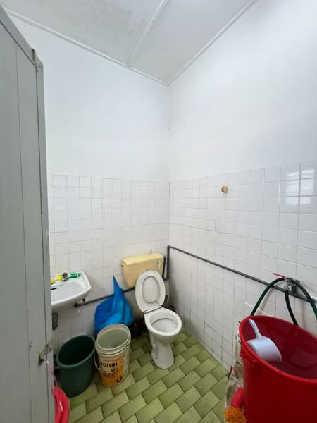 2-storey Terraced House for Sale in Taman Petaling (Kepong) - Kim Meng Lew - Bathroom - PropertyGuru.com.my