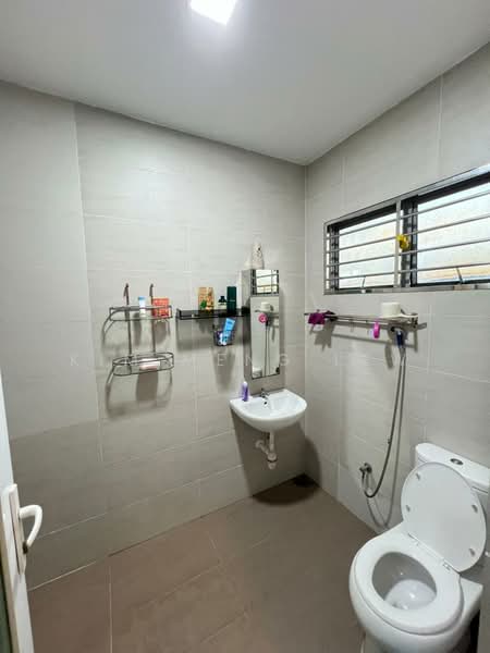 Rumah Teres 2 Tingkat untuk Dijual di Taman Bukit Maluri (Kepong) - Kim Meng Lew - Bathroom - PropertyGuru.com.my