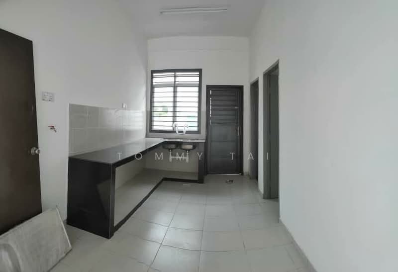 2-storey Terraced House for Sale in Taman Scientex Utama (Senai) - Tommy Tai - Kitchen - PropertyGuru.com.my
