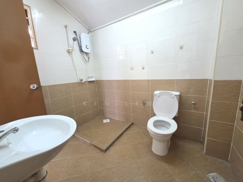 2-storey Terraced House for Rent in Taman Bukit Cheras (Cheras) - Ken Lew - Bathroom - PropertyGuru.com.my