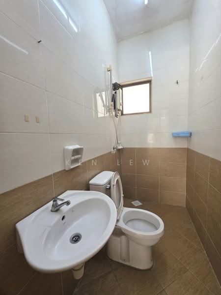 2-storey Terraced House for Rent in Taman Bukit Cheras (Cheras) - Ken Lew - Bathroom - PropertyGuru.com.my