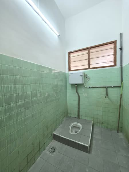 2-storey Terraced House for Rent in Taman Damai Jaya (Cheras) - Ken Lew - Bathroom - PropertyGuru.com.my