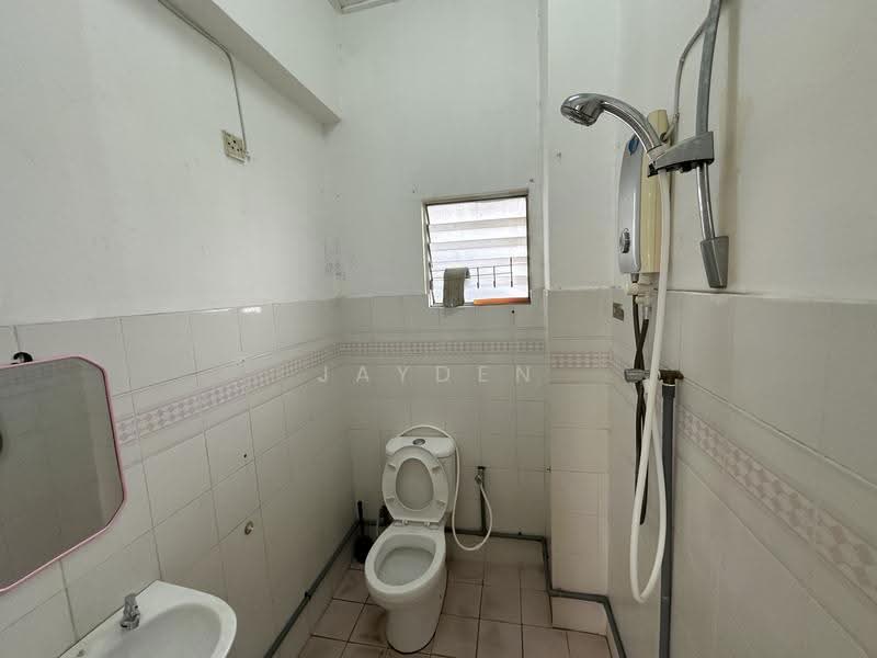 Kondominium untuk Disewa di Midah Ria Condominium - Jayden Chik - Bathroom - PropertyGuru.com.my