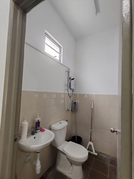 3-storey Terraced House for Sale in Taman Kundang Jaya (Rawang) - Yoon Tat Chin - Bathroom - PropertyGuru.com.my