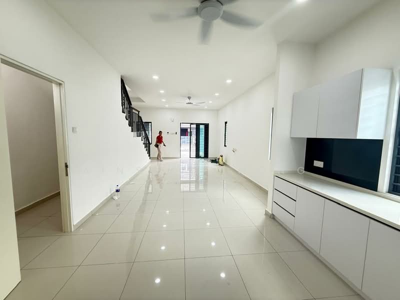 2-storey Terraced House for Rent in Bandar Seri Botani (Simpang Pulai) - Ainsley Thong - Living Room - PropertyGuru.com.my