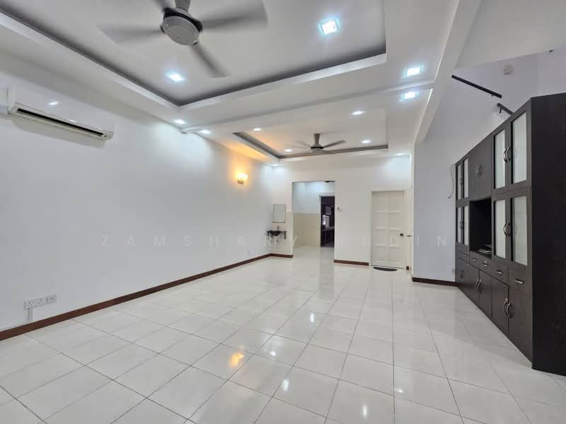 2-storey Terraced House for Sale in Alam Sari (Bangi) - Zamshary Budin - Living Room - PropertyGuru.com.my