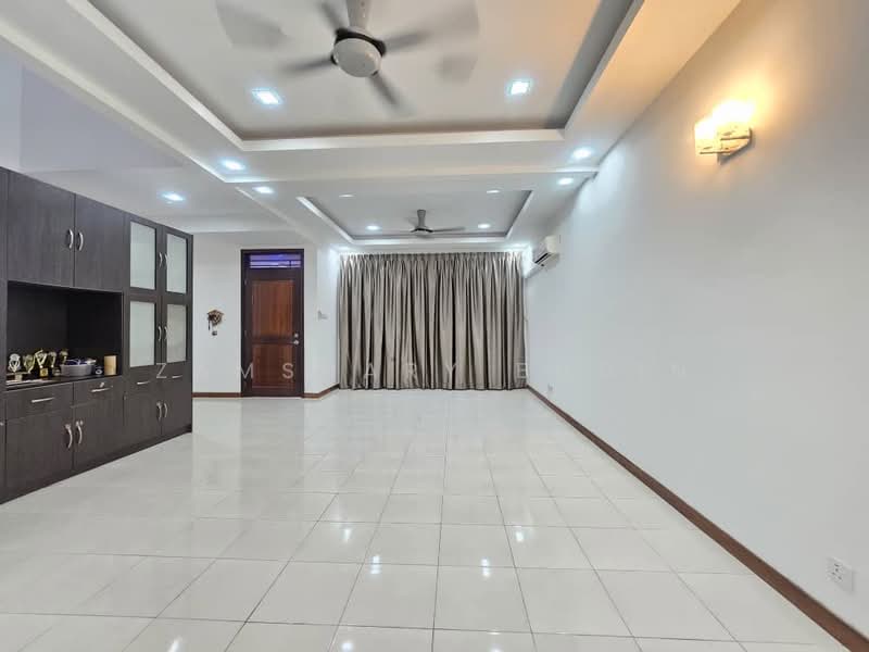 2-storey Terraced House for Sale in Alam Sari (Bangi) - Zamshary Budin - Living Room - PropertyGuru.com.my