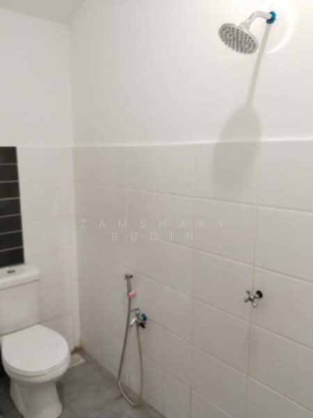 2-storey Terraced House for Sale in Alam Sari (Bangi) - Zamshary Budin - Bathroom - PropertyGuru.com.my