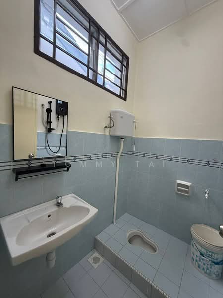 1.5-storey Terraced House for Sale in Taman Setia Indah (Tebrau) - Tommy Tai - Bathroom - PropertyGuru.com.my