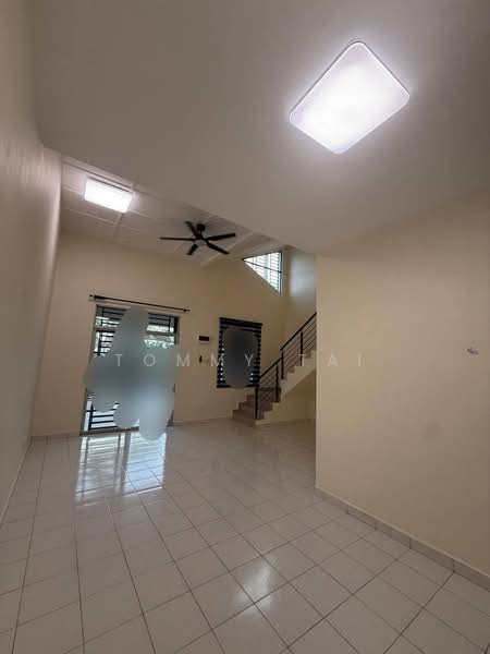 1.5-storey Terraced House for Sale in Taman Setia Indah (Tebrau) - Tommy Tai - Living Room - PropertyGuru.com.my
