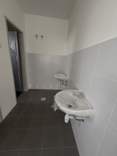 Shop for Rent in Setia Ecohill (Semenyih) - Kelvin KJ - Bathroom - PropertyGuru.com.my