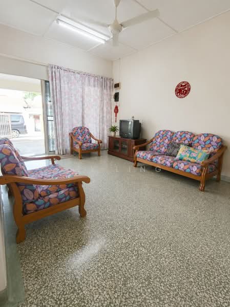 1-storey Terraced House for Sale in SS3 (Petaling Jaya) - Key Ling - Living Room - PropertyGuru.com.my