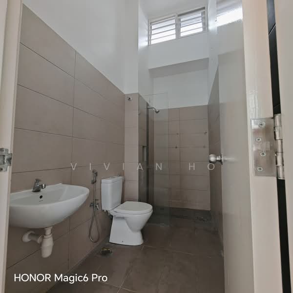 Terraced House for Rent in Sungai Buloh (Selangor) - Vivian Ho - Bathroom - PropertyGuru.com.my