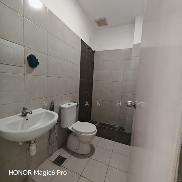Terraced House for Rent in Sungai Buloh (Selangor) - Vivian Ho - Bathroom - PropertyGuru.com.my