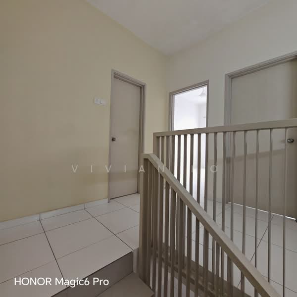 Terraced House for Rent in Sungai Buloh (Selangor) - Vivian Ho - Corridor - PropertyGuru.com.my