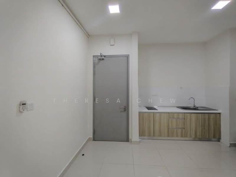 Service Residence for Sale at Core Soho Suite - Theresa Chew - Kitchen - PropertyGuru.com.my