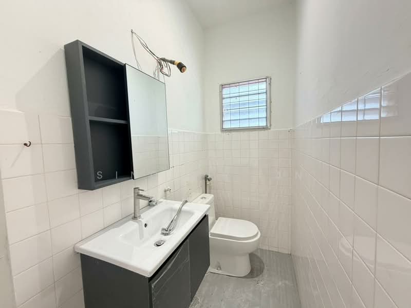 1-storey Terraced House for Rent in Melaka (Melaka City) - Sinclair Tan - Bathroom - PropertyGuru.com.my