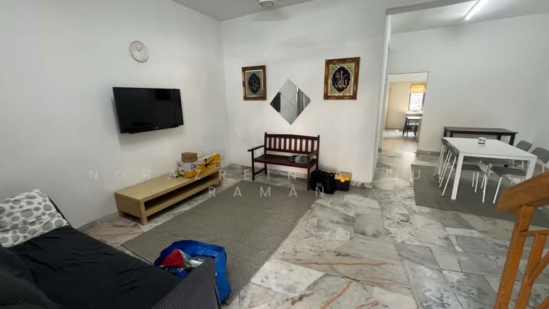 Rumah Teres 2 Tingkat untuk Disewa di Seksyen 7 (Shah Alam) - Norazrein Abdul Raman - Living Room - PropertyGuru.com.my