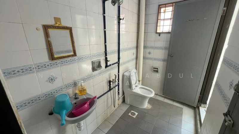 Rumah Teres 2 Tingkat untuk Disewa di Seksyen 7 (Shah Alam) - Norazrein Abdul Raman - Bathroom - PropertyGuru.com.my