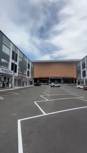 Shop / Office for Sale in Bandar Indahpura (Kulai) - Jeff Toh - Exterior - PropertyGuru.com.my
