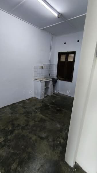Rumah Teres 1 Tingkat untuk Disewa di Seksyen 8 (Petaling Jaya) - Eric Lim - Kitchen - PropertyGuru.com.my
