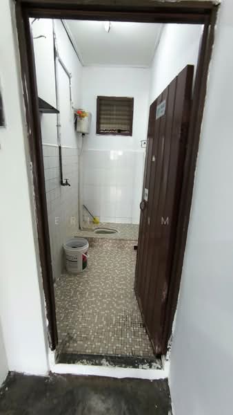 Rumah Teres 1 Tingkat untuk Disewa di Seksyen 8 (Petaling Jaya) - Eric Lim - Bathroom - PropertyGuru.com.my