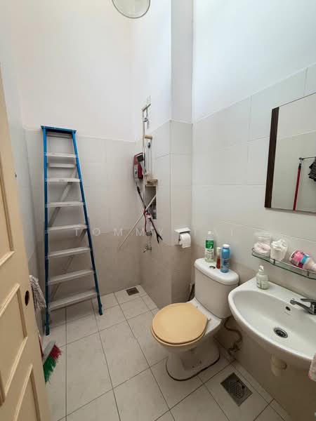 Cluster House for Sale in Taman Mount Austin (Tebrau) - Tommy Tai - Bathroom - PropertyGuru.com.my