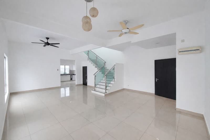 2-storey Terraced House for Sale in Semenyih Parklands (Beranang) - KK HEW - Living Room - PropertyGuru.com.my