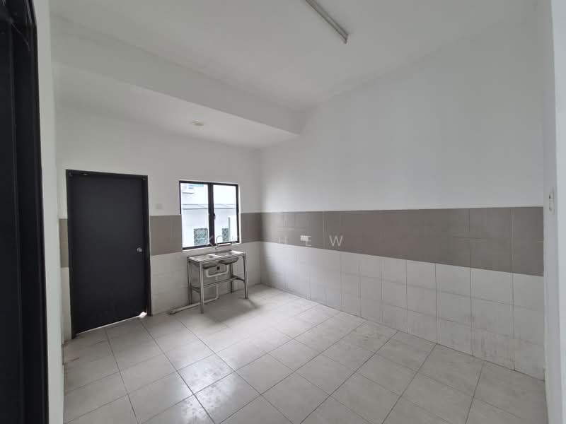 2-storey Terraced House for Sale in Semenyih Parklands (Beranang) - KK HEW - Kitchen - PropertyGuru.com.my