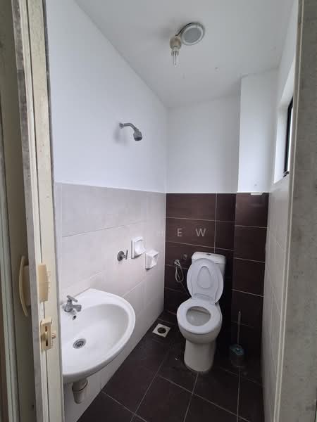 2-storey Terraced House for Sale in Semenyih Parklands (Beranang) - KK HEW - Bathroom - PropertyGuru.com.my