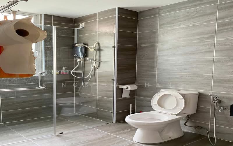 Kediaman Servis untuk Dijual di Arena Residences - Kingsley Phang - Bathroom - PropertyGuru.com.my