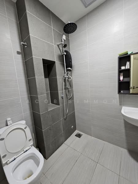 2-storey Terraced House for Rent in Dengkil (Selangor) - Jacob Simmon - Bathroom - PropertyGuru.com.my