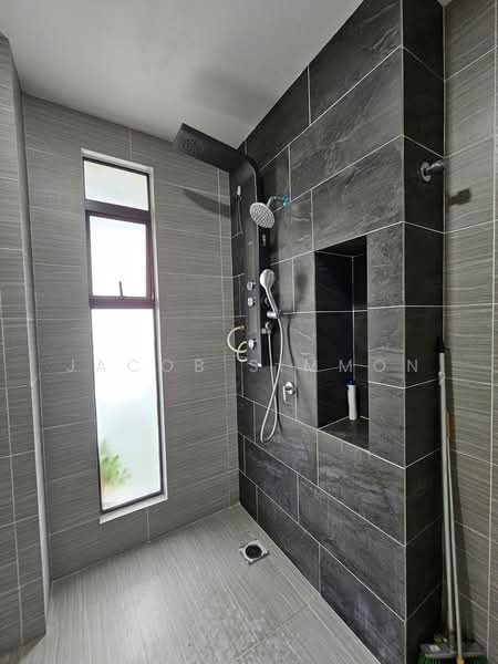 2-storey Terraced House for Rent in Dengkil (Selangor) - Jacob Simmon - Bathroom - PropertyGuru.com.my